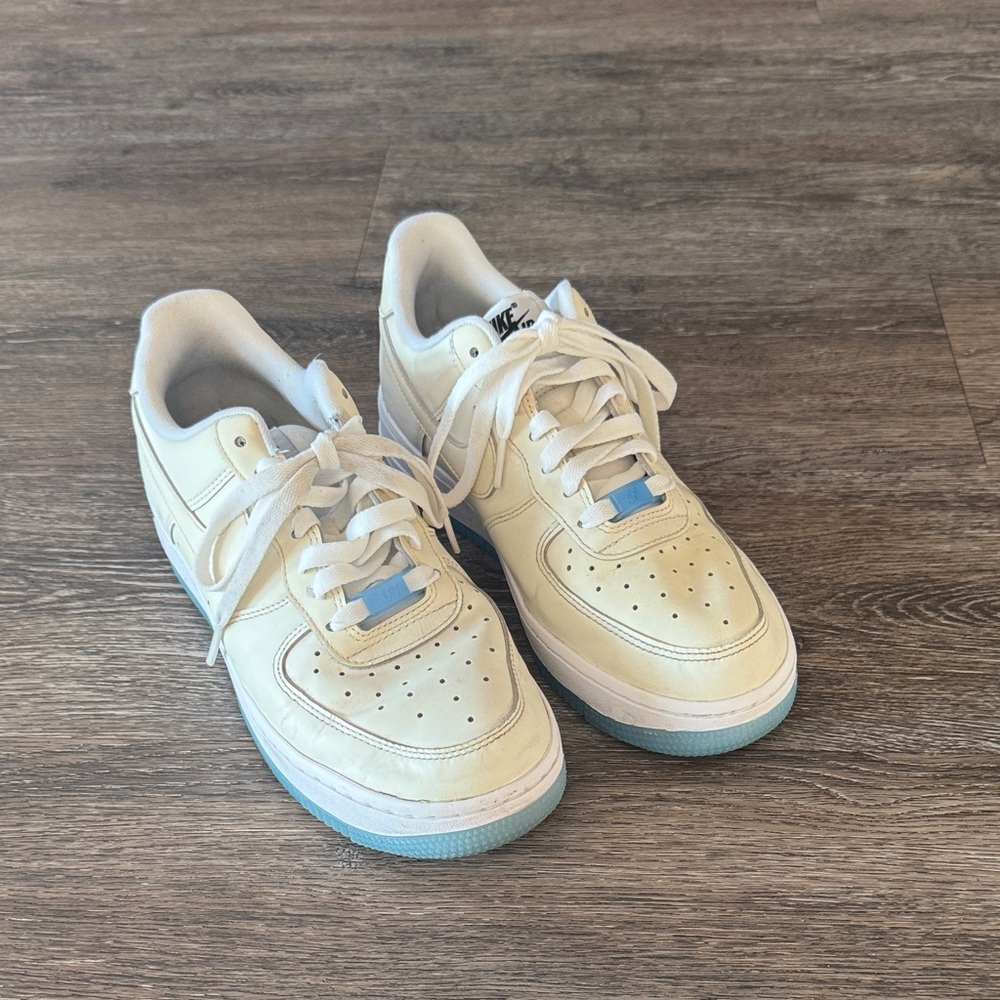 NIKE AIR SHOES